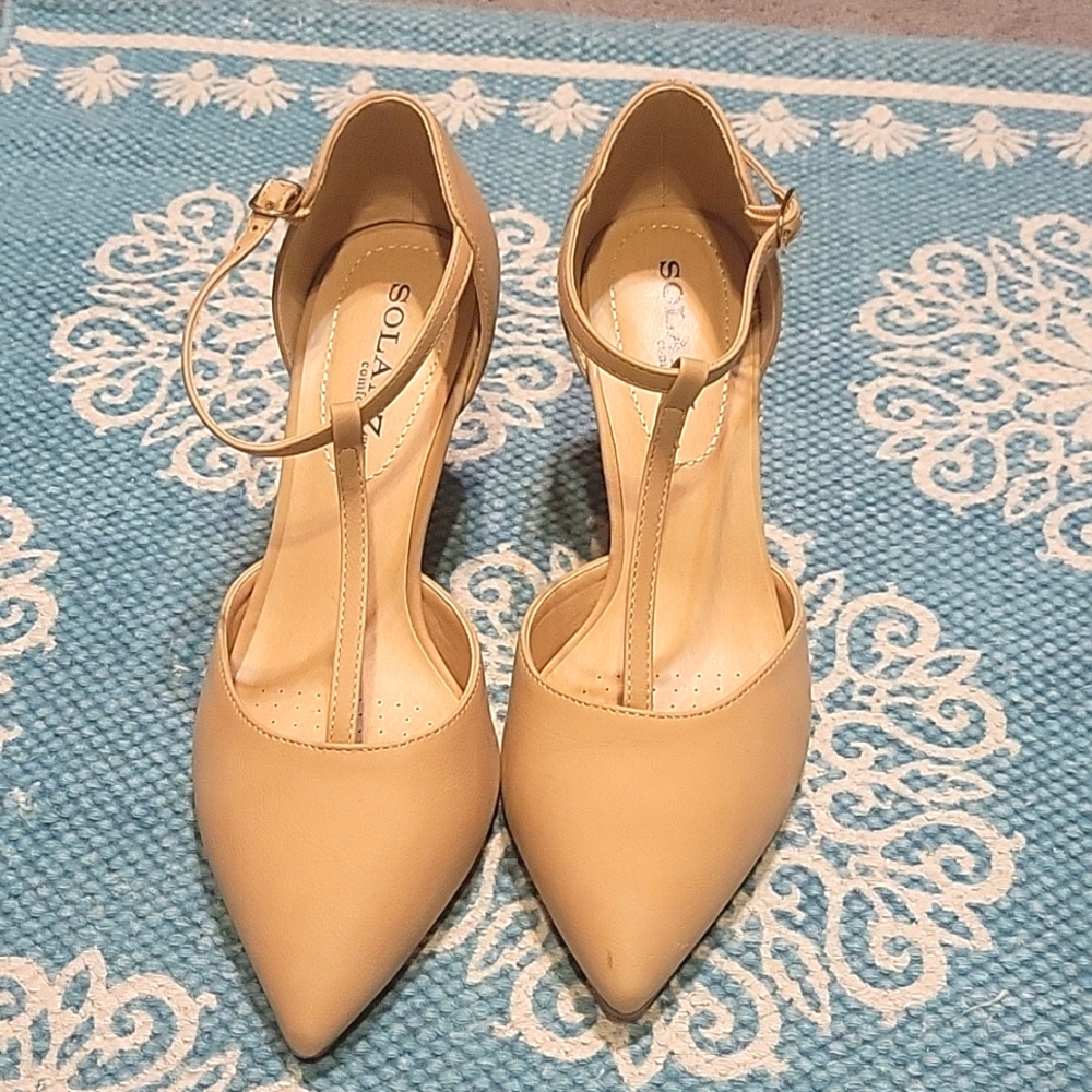 Ladies heels, gently worn